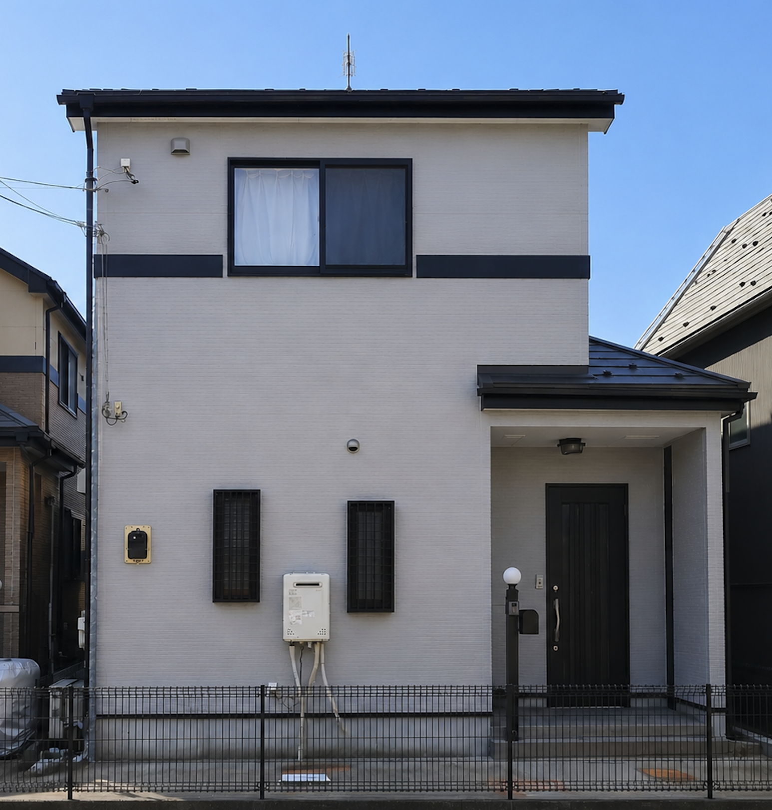 シミュレーターに適した正面から撮影した住宅写真